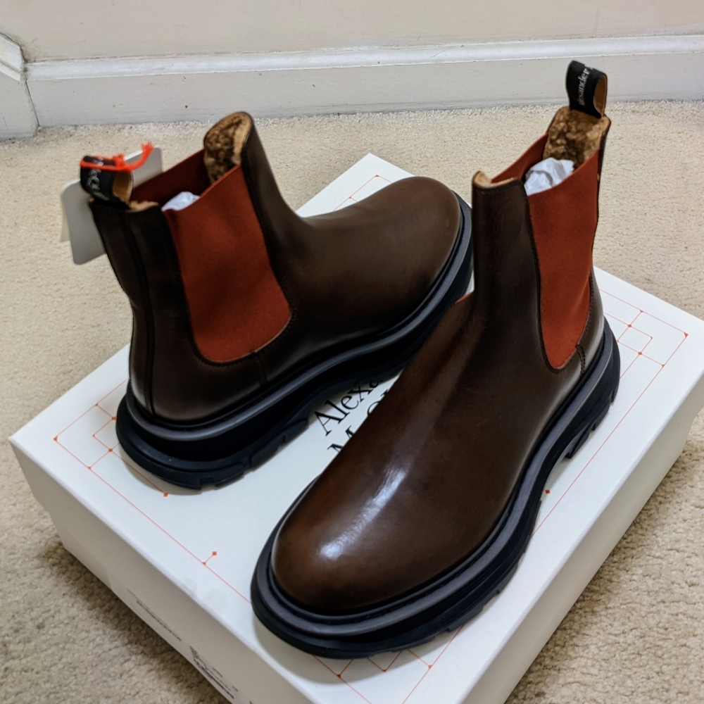 Mens Alexander McQueen "Slick Tread" Chelsea Leather Boots Brown/Red